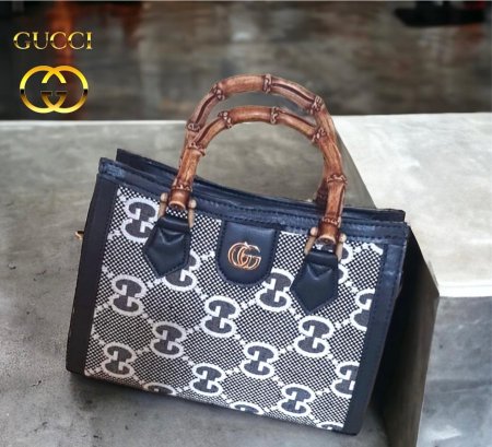 شنطة Gucci ستاتي - أسود <br> <span class='text-color-warm'>سيتوفر قريباً</span>